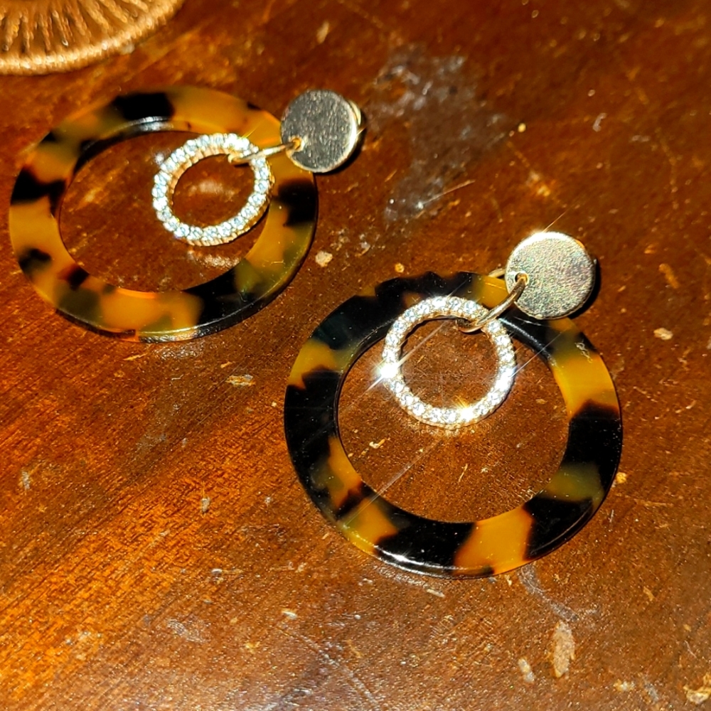 Meli Tortoise Drop Earrings